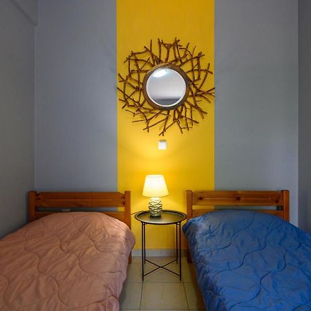 Rea Apartment II "1Minute From The Beach" Kalamáta Eksteriør bilde
