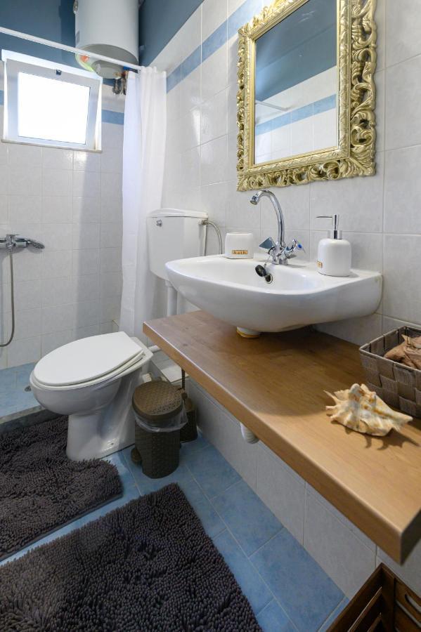 Rea Apartment II "1Minute From The Beach" Kalamáta Eksteriør bilde