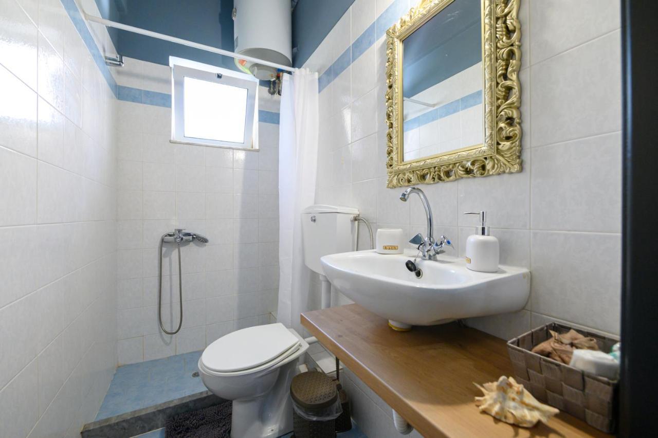 Rea Apartment II "1Minute From The Beach" Kalamáta Eksteriør bilde